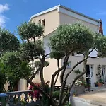 Taverna Coctel Apartment *