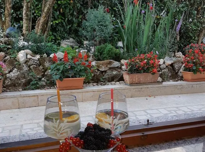 Apartament Taverna Coctel *